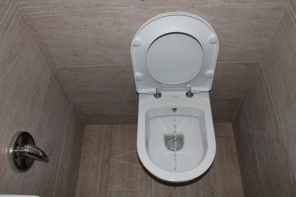 WC s bidetom v jednom