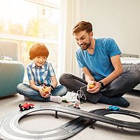 Elektrické autodráhy pre malých aj veľkých chlapcov: Poďla čoho vyberať?