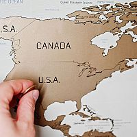 Stieracia mapa sveta na stenu. Mapa Slovenska na stenu – hrady, hory i mestá