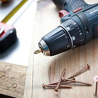 Najlepšie aku skrutkovače a aku vŕtačky – recenzie a test pomôžu s výberom