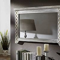 Štýlové zrkadlá do obývačky opticky zväčšia priestor