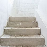 Staviame schody – aká je správna výška a šírka schodov