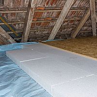 Zateplenie podlahy v starom dome? Najčastejšie styrodurom (polystyrénom)