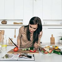 Najlepšie kuchárske knihy pre začiatočníkov i pokročilých. Tradičné slovenské a fit recepty