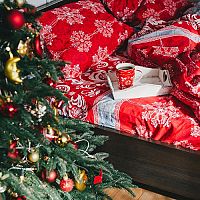 Vianočné obliečky na posteľ a vankúš. Skutočná atmosféra Vianoc prichádza