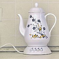 Najkrajšie keramické rýchlovarné kanvice sú pomerne lacné. Recenzie chvália značky Concept, Sencor aj Orava