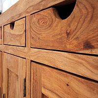 Aké sú výhody nábytku z masívu dubu, buku, borovice, smreku či palisandra?