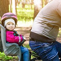 Ako vybrať detskú sedačku na bicykel - prednú alebo zadnú? Top sú Thule, Hamax i Polisport