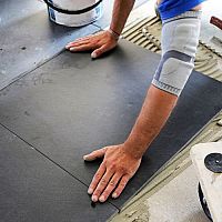 Gresová dlažba aj na terasu alebo do garáže. Je mrazuvzdorná