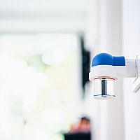 Vyberáme lapač hmyzu. Najlepší je elektrický odpudzovač komárov na terasu