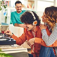 Retro gramofóny nie sú najlacnejšie. Recenzie ukázali tie najlepšie