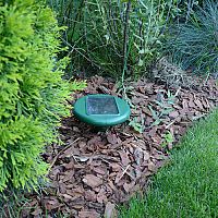 Solárny odpudzovač (plašič) krtkov