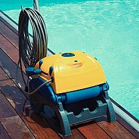 Najlepší bazénový vysávač? Zander, Dolphin, Interx alebo Reactions?