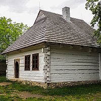 Drevená šindlová strecha a drevený šindel – cena za m2, montáž