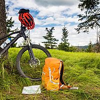 Najlepší cyklo batoh? Recenzie a test chvália Cube, Scott, Kellys a Deuter