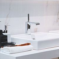 Aké umývadlo do kúpeľne? Zapustené, so skrinkou, na dosku