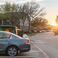 Vyhradené parkovacie miesto – ako vybaviť, aká je cena a ako ho označiť