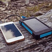 Solárna nabíjačka na mobil, notebook či autobatériu? Recenzie pomôžu
