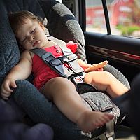 Ako vybrať bezpečnú autosedačku pre dieťa + výsledky testu ADAC