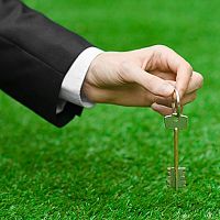 Na čo si dať pozor pri kúpe pozemku – ako prebieha kúpa, povinnosti a poplatky