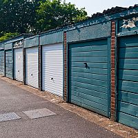 Daň z garáže: Kto a ako podáva daňové priznanie k dani z nehnuteľnosti?