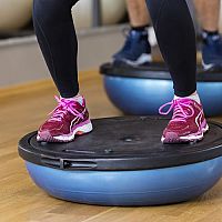 Balančná podložka na zdravé sedenie na stoličku, SM systém, pre deti i dospelých – ako vybrať + cviky