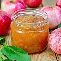 Zavárané jablká so šupkou bez cukru alebo sušené jablká v sušičke i rúre? Vyskúšajte oboje