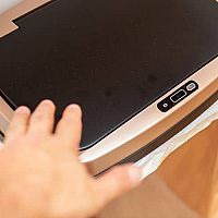 Bezdotykové odpadkové koše – recenzie, skúsenosti. Automatický smetný kôš je vhodný do každej domácnosti