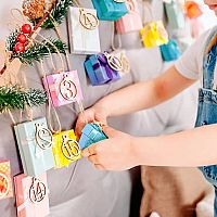 Ako vyrobiť najlepší adventný kalendár nielen pre deti z toaletných roliek, z papiera, látky