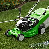 Akú záhradnú techniku, nástroje do záhrady? Postačí prevzdušňovač, kosačka a píla?