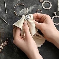 Ako doma vyčistiť zlato, striebro a chirurgickú oceľ? Handrička alebo ultrazvuková čistička