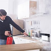 Ako vybrať hasiaci prístroj do domu? Práškový, penový či vodný?