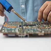 Najlepšia elektrická, plynová či aku spájkovačka. Oplatí sa lacná z Lidl alebo Hornbachu?