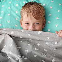 Bavlnené, svietiace, ale aj vianočné posteľné obliečky pre deti. Obľúbené sú zvieracie motívy i Frozen