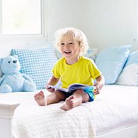 Rastúci nábytok pre deti (rastúce písacie stoly, stoličky, postele) – výhody a nevýhody