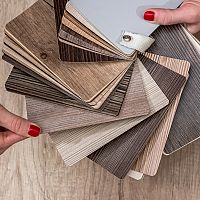 (Lepený) vinyl na steny či schodisko? Využitie vinylovej podlahy